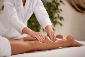 Massage décongestionnant des jambes